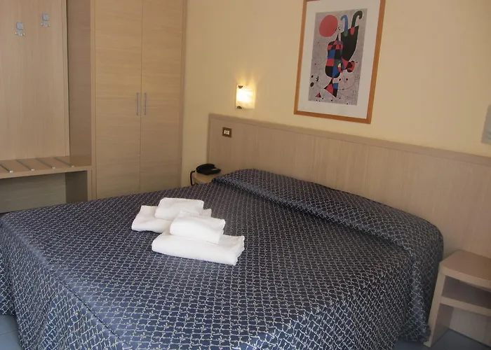 Nizza Hotel 2*